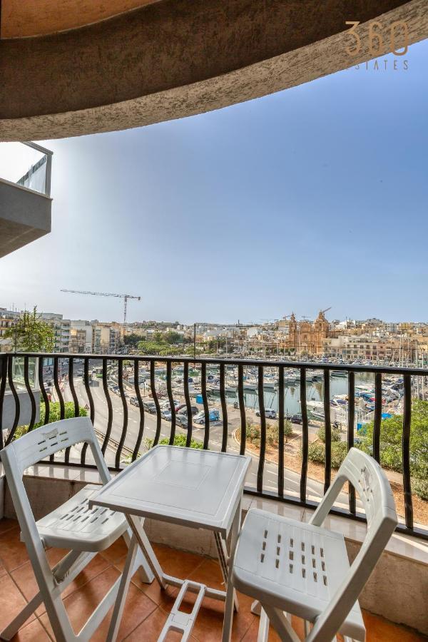 Stunning 3br Marina View In With Balcony By 360 Estates Pieta