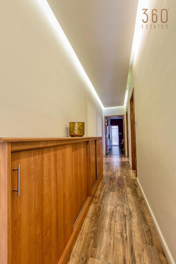 Apartment Stunning 3br Marina View In With Balcony By 360 Estates Pieta